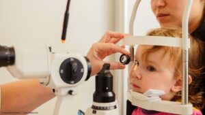 Read more about the article Tips on how to fight cataracts in babies and children